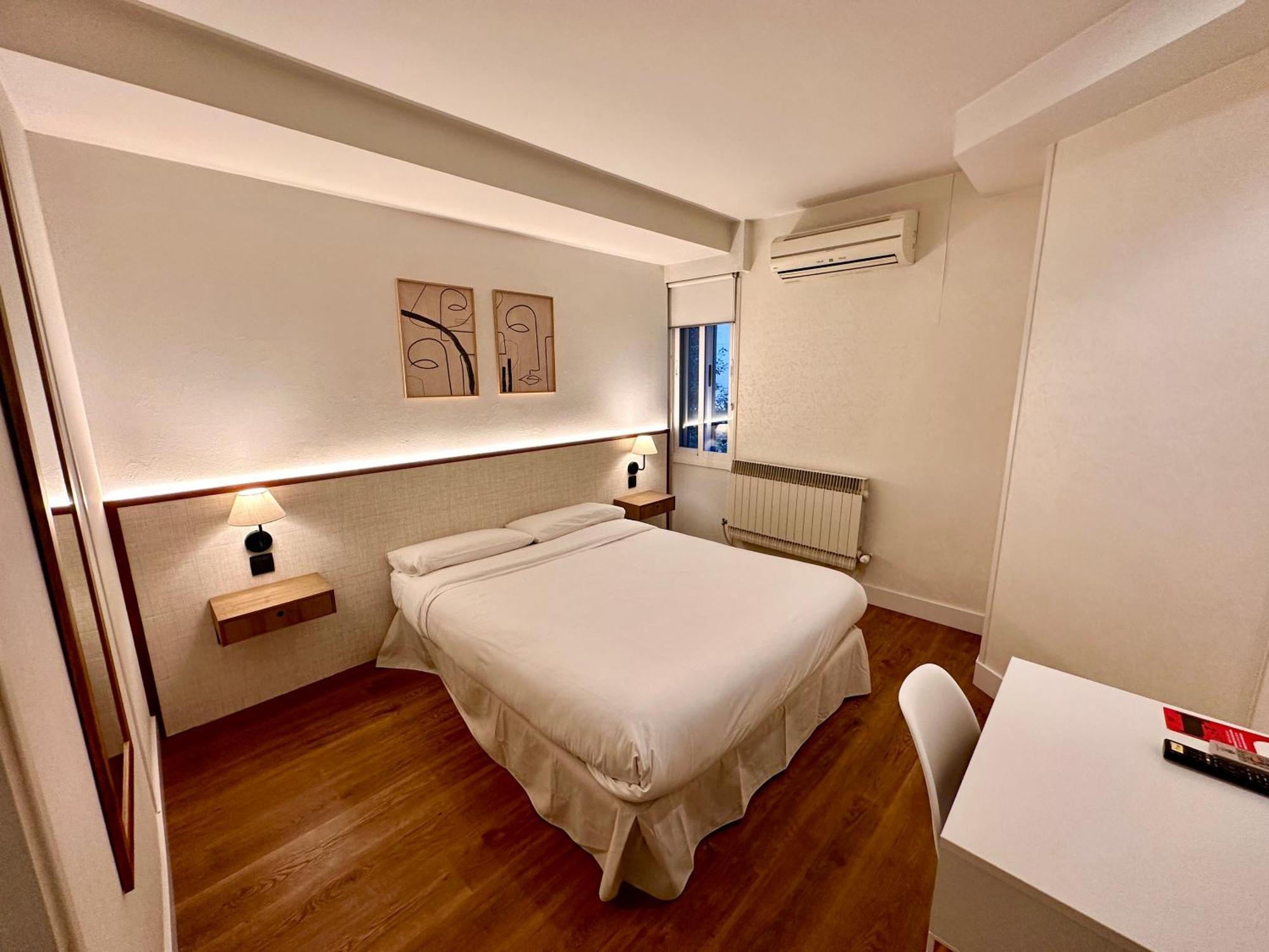 Standard Queen Room